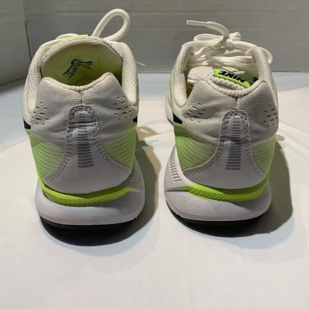 Nike Air Zoom Pegasus 34 Gs “Ghost Green” Sneakers. Size 7Y